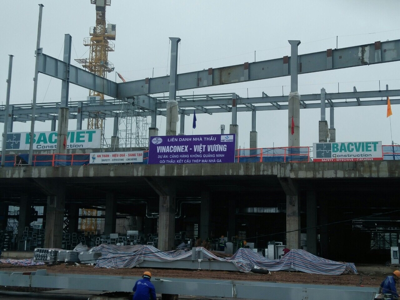 Lắp dựng kết cấu thép Sân bay Vân Đồn